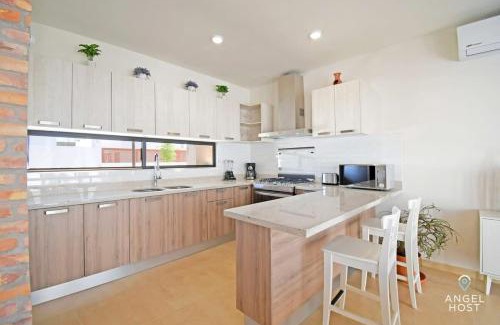 La Paz House | Stylish Townhome with Pool, Patio, and Secure Parking