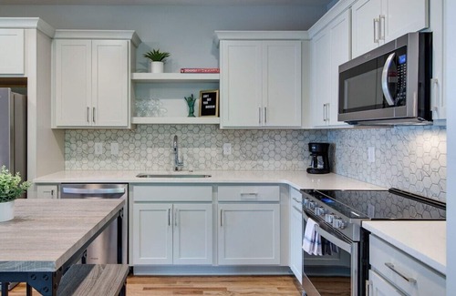 Greenwood House | Stylish Townhouse For 6 <10 Min From Broadway