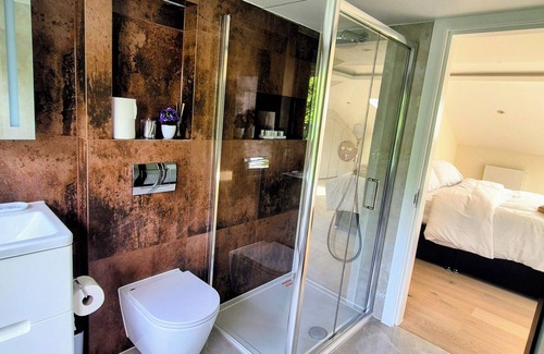 Maida Vale Apartment | Stylish Urban Retreat - Duplex 3 bedroom Apartment (All En-Suite) - Sleeps 6
