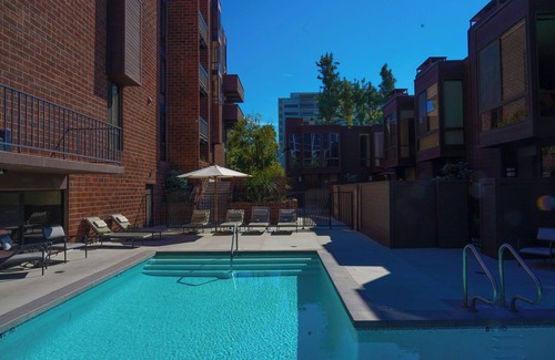 Beverly Hills Apartment | Stylish WEHO Penthouse with roof garden in prime LA Location