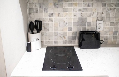 Ybor City Apartment | Stylish Ybor Escape near Downtown 2BR