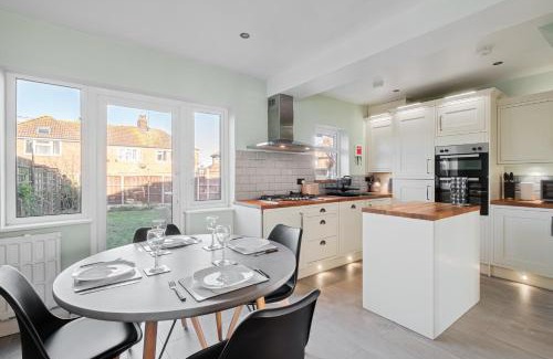Bedford Apartment | Stylishly decorated 3 bed house presented by Our Home Short Stays comfortable beds with crisp linen and plenty of outdoor space to enjoy
