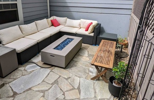 Yountville House | Stylistic 2 Bedroom, 2 Bath Townhome in Yountville