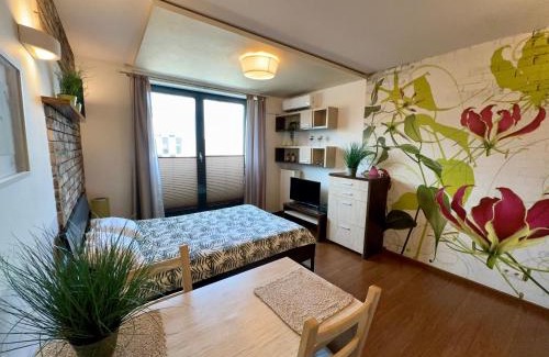 Warszawskie Apartment | Stylowe studio z parkingiem - 3 minuty od Dworca & Galerii Krakowskiej