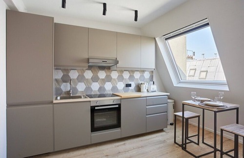 Saint-Merri Apartment | Sublim Studio Beaubourg/Le Marais