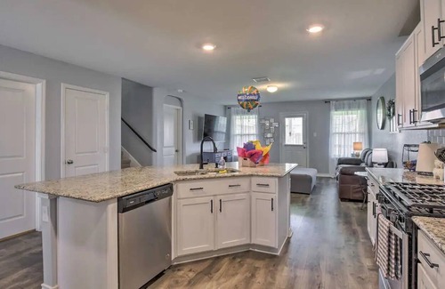 San Antonio House | Suburban San Antonio w Fenced Yard outdoor cooking