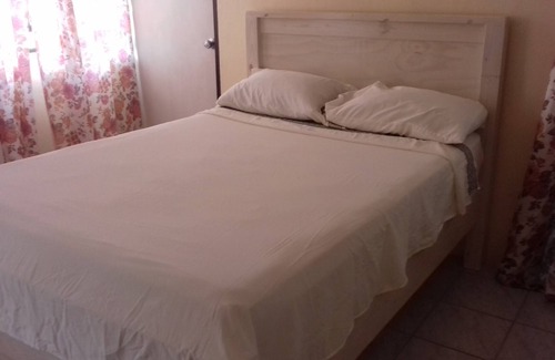 Kendal House | Sue' Apt. Ideal country setting for a relaxing vacation from all the hustle .