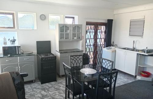 Still Bay Apartment | Sue's Self Catering Stilbaai