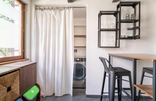 Quartiere XX Ardeatino Villa | Suede Loft Retreat, Charm, Relax Private Parking