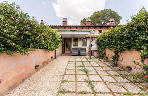 Quartiere XX Ardeatino Villa | Suede Loft Retreat, Charm, Relax Private Parking