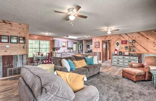 Jefferson House | Sues Camp with Caddo Lake Access and Dock!