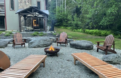 Waitsfield House | Sugarbush Haus, our Chic Sugarbush VT Retreat close to mountain Sleeps 10