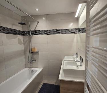 Lorcy House | Suite 2P à Saint-Hubert