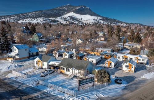 Helena Apartment | Suite 31 - Private Porch Suite