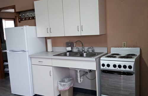 Helena Apartment | Suite 32 - King Suite