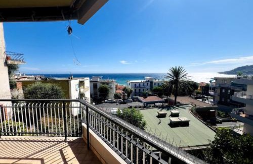 Ospedaletti Apartment | Suite A 2 passi dalla Spiaggia - Ospedaletti