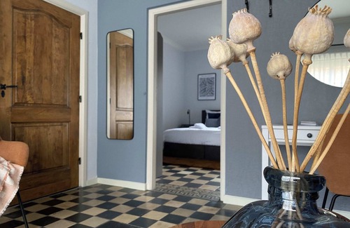 Ellikom Hotel | Suite B5 Summary: Rel