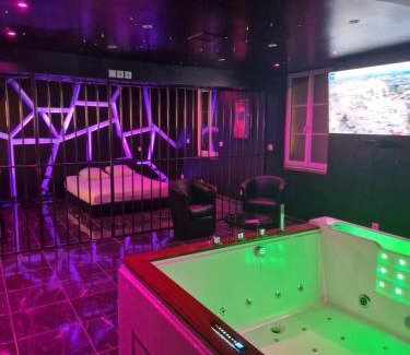 Laigneville Apartment | Suite Coquine avec jacuzzi YaoSpa60