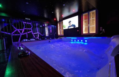 Laigneville Apartment | Suite Coquine avec jacuzzi YaoSpa60