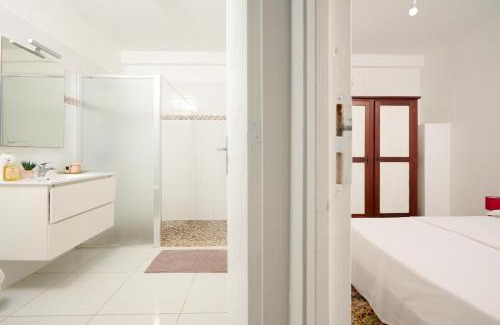 Ducos Apartment | Suite cosy avec jacuzzi et jardin - BED AND COFFEE CITY
