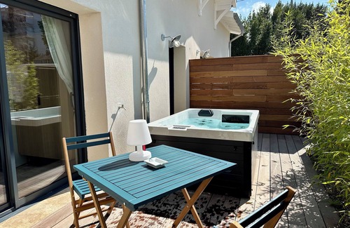 Cote Landaise Apartment | Suite Duplex Terrace Jacuzzi - Les Vagues Hôtel & Spa