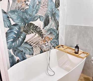 Barriera Vecchia-San Giacomo Apartment | Suite Enes Terrazza con vista e relax in centro città