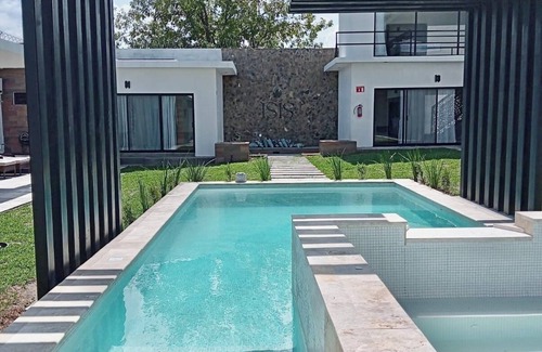 Parras de la Fuente Hotel | SUITE FOR COUPLES WITH HEATED POOL AND JACUZZI