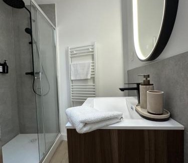 Charleville-Mezieres Apartment | Suite Nova 4 personnes - Vue Hôtel de Ville - à quelques minutes du centre-ville de Charleville-Mézières