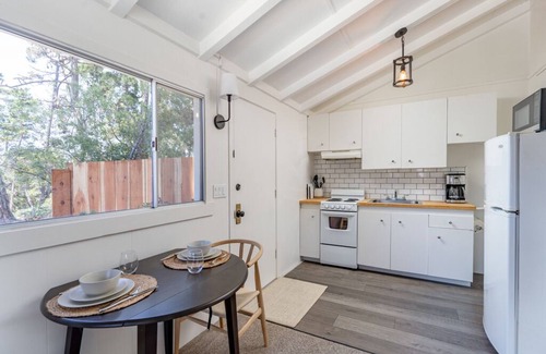 Northwest Carmel House | Suite Spot - Carmel House - Carmel Hideway