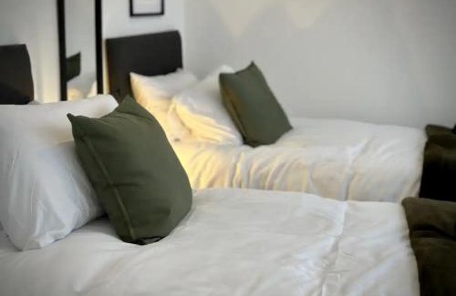 Swindon Apartment | Suite Swindon Escape In Town Centre - Free Parking