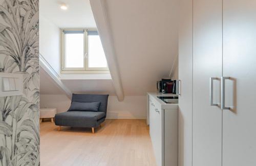Historic Centre Apartment | Suites Mozart & Chopin by Toh Solution