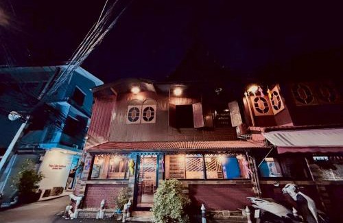 Yan Nawa Hotel | Sukhum Ban Songthai