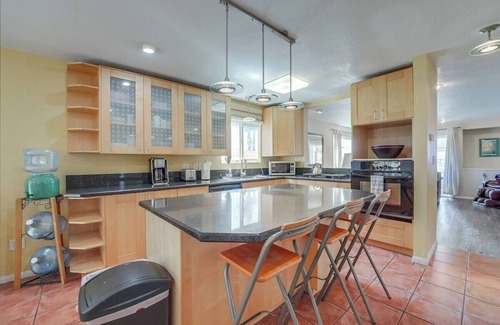 Bay Park House | Summer at BayView House, bring fido!