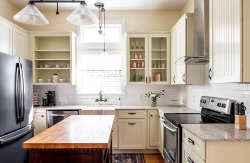 Round Top House | Summer at Round Top Rose | Cozy, Cute, Centrally Located to the Best Spots