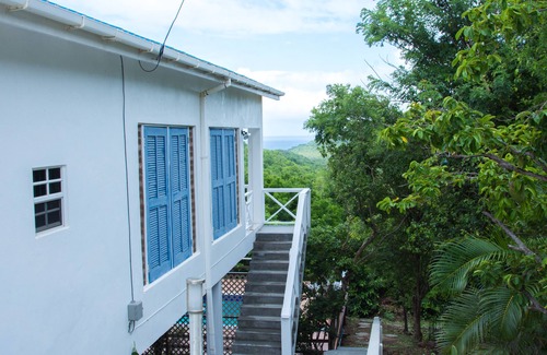 Gros Islet House | Summer Breeze - secluded 4 bed 4 bathroom Villa with Pool and Pool Lounge