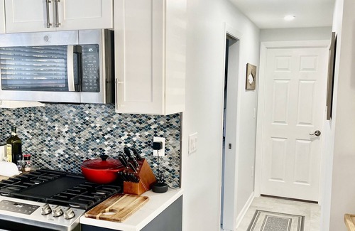 Milford House | Summer Cottage