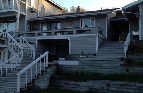 Hagerman House | Summer Family Fun/Winter Hunter's Paradise