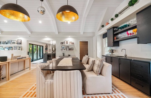 Oak Hill House | Summer Flash Sale* I Above Entertainer | Pool&Spa | Events | Pool House