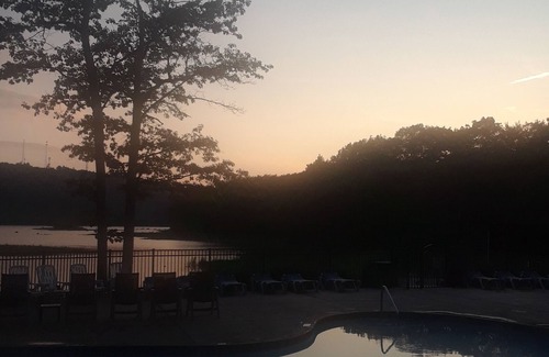 White Haven Ski Chalet | Summer fun, pool w/amenities in Lake Harmony at Jack Frost Mtn with Pond View
