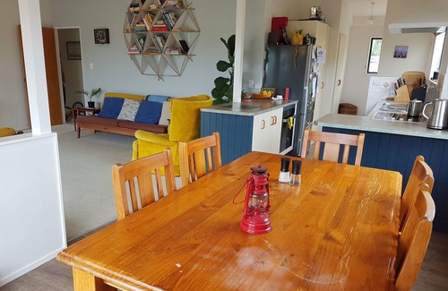 Whangarei Heads House | Summer getaway in McLeod Bay