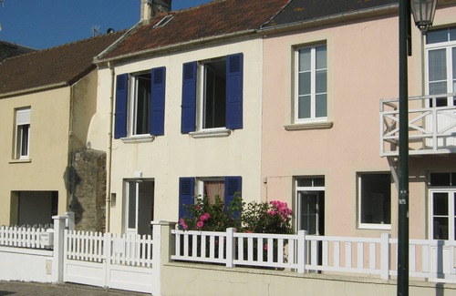 Arromanches-les-Bains House | Summer house with 3 main rooms 42m2 with sea view.