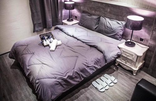 West Central District House | Summer night