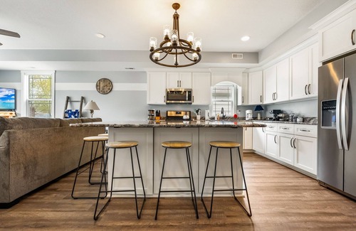 Syracuse House | Summer Special! 6-Bed Channel Home!