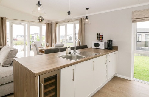 Brean House | SUMMERDOWN, family friendly, country holiday cottage in Brean