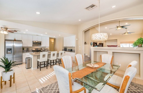 Summerlin House | Summerlin Beauty' near Red Rock Hotel-Minutes to LV StripnNO Room Tax Min 30 nts