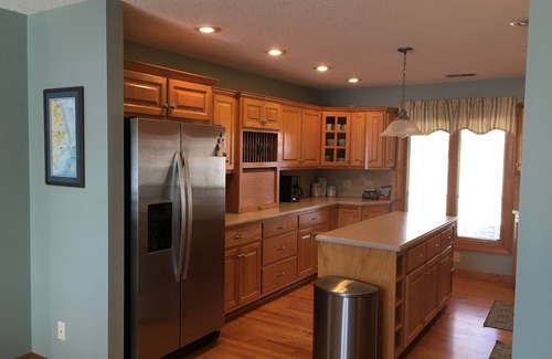 Bracey House | Summers Dream! Great Views - Flat Back Yard - Float Mat -Kayaks -Steps into Lake