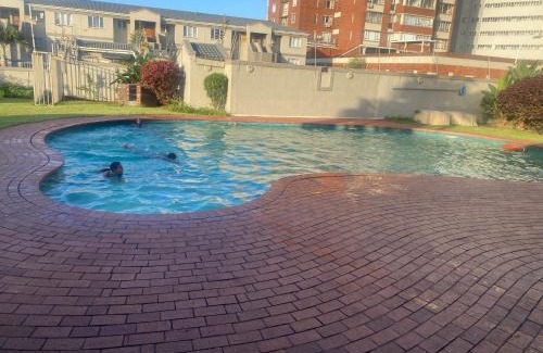 Durban Beachfront Apartment | Summersands we