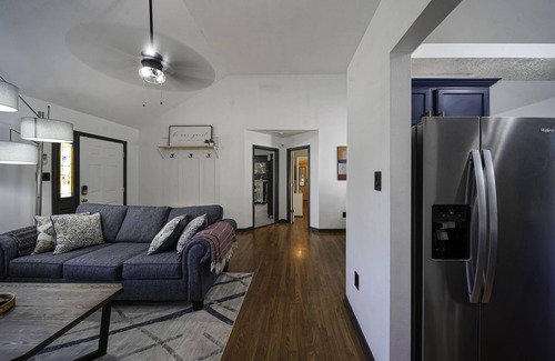 Gulfport House | Summertime Fun/King Bed/Game Room