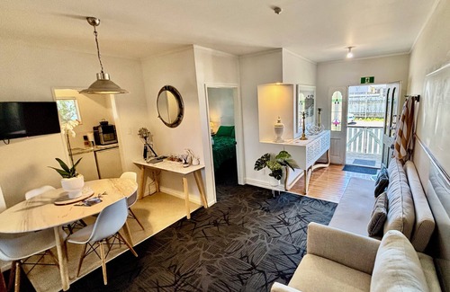 Whitianga Cottage | 'Summerville House' @ Whitianga