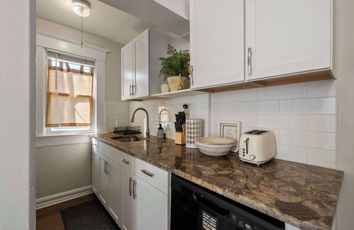 Old North Columbus House | Summit Scholars Suites For 12!